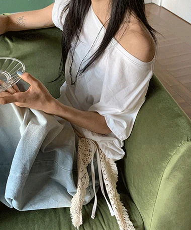 Daner Shirring Strap Off-Shoulder Short Sleeve T-Shirt