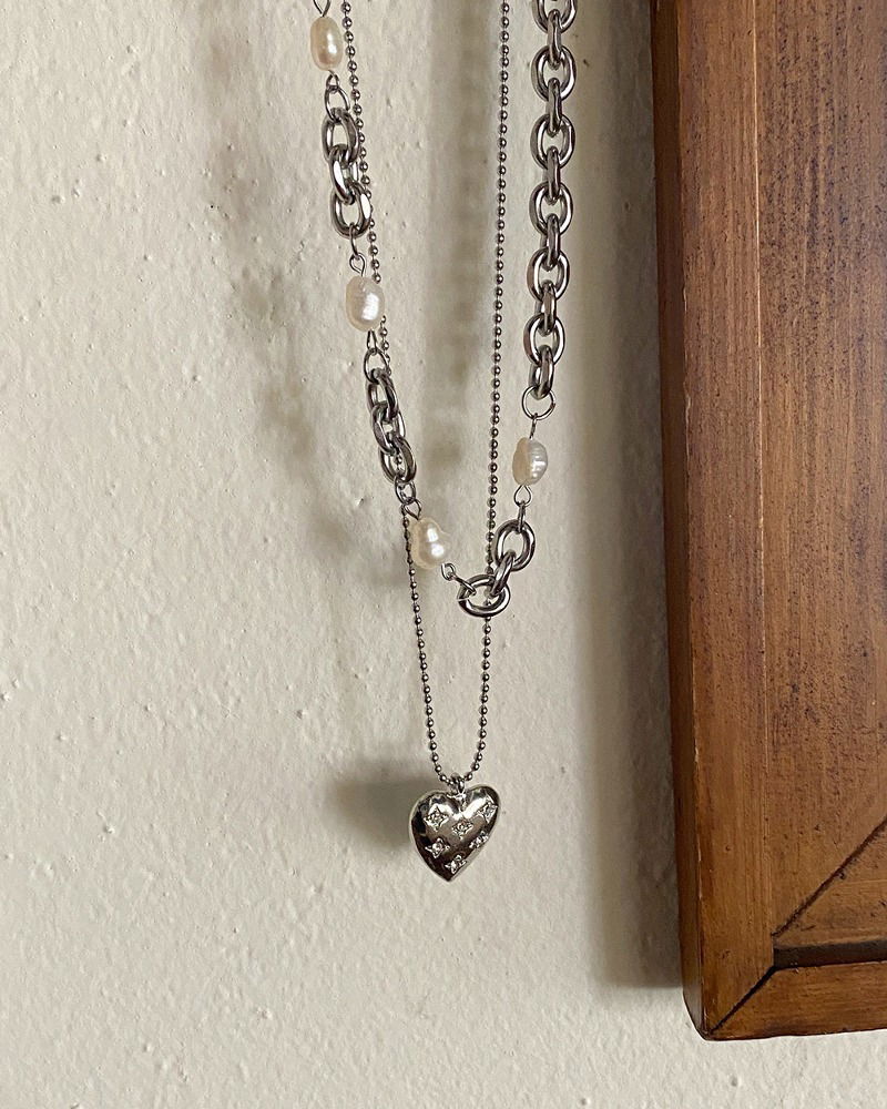 Salty Pearl Chain Heart Layered Necklace