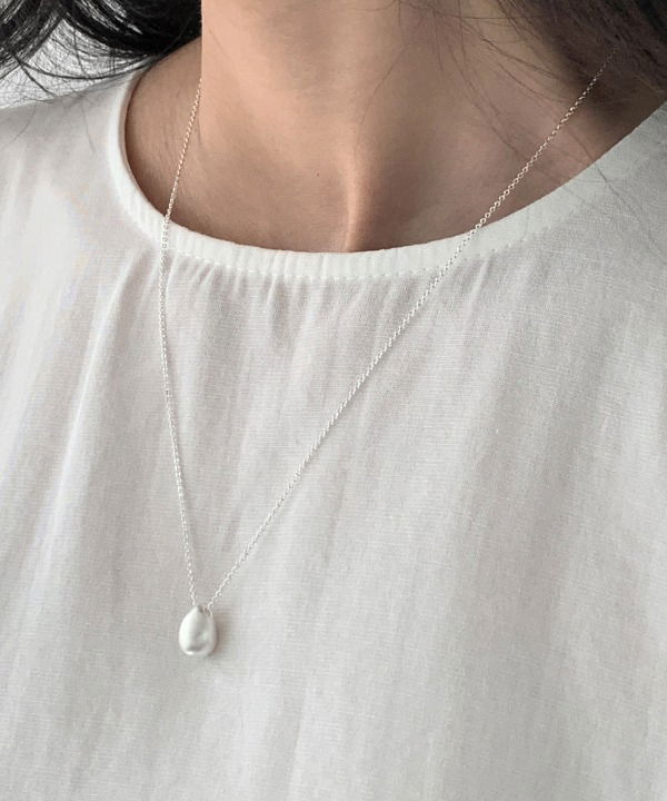 Caling Silver Drop Necklace