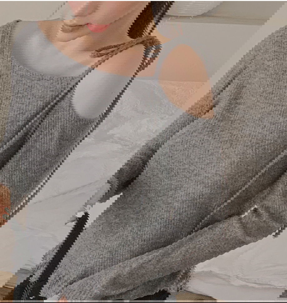 리리앤코 그렌디브 겉기모 원 숄더 프릴 리본 티셔츠