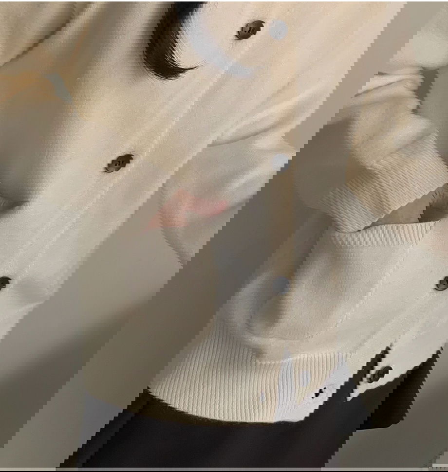 리리앤코 오벨니아 오픈카라 루즈핏 브이넥 니트 가디건