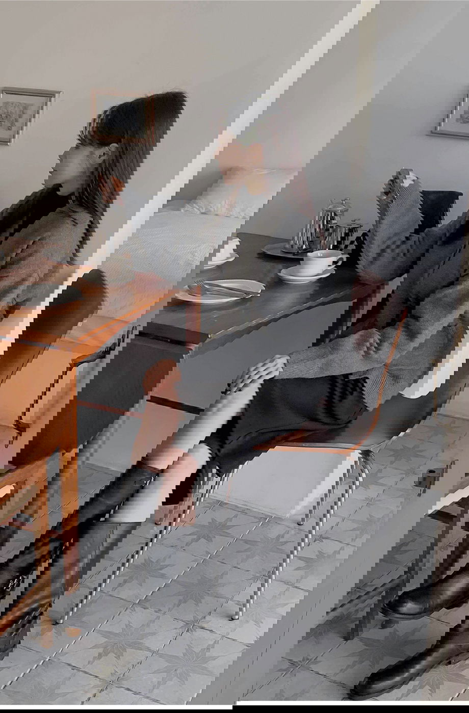 리리앤코 오벨니아 오픈카라 루즈핏 브이넥 니트 가디건