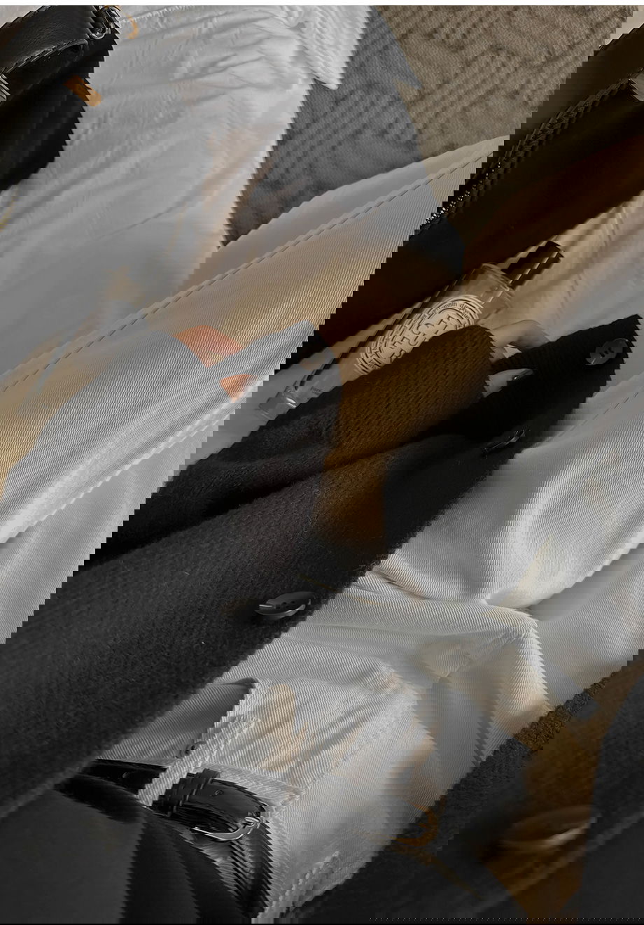 리리앤코 오벨니아 오픈카라 루즈핏 브이넥 니트 가디건