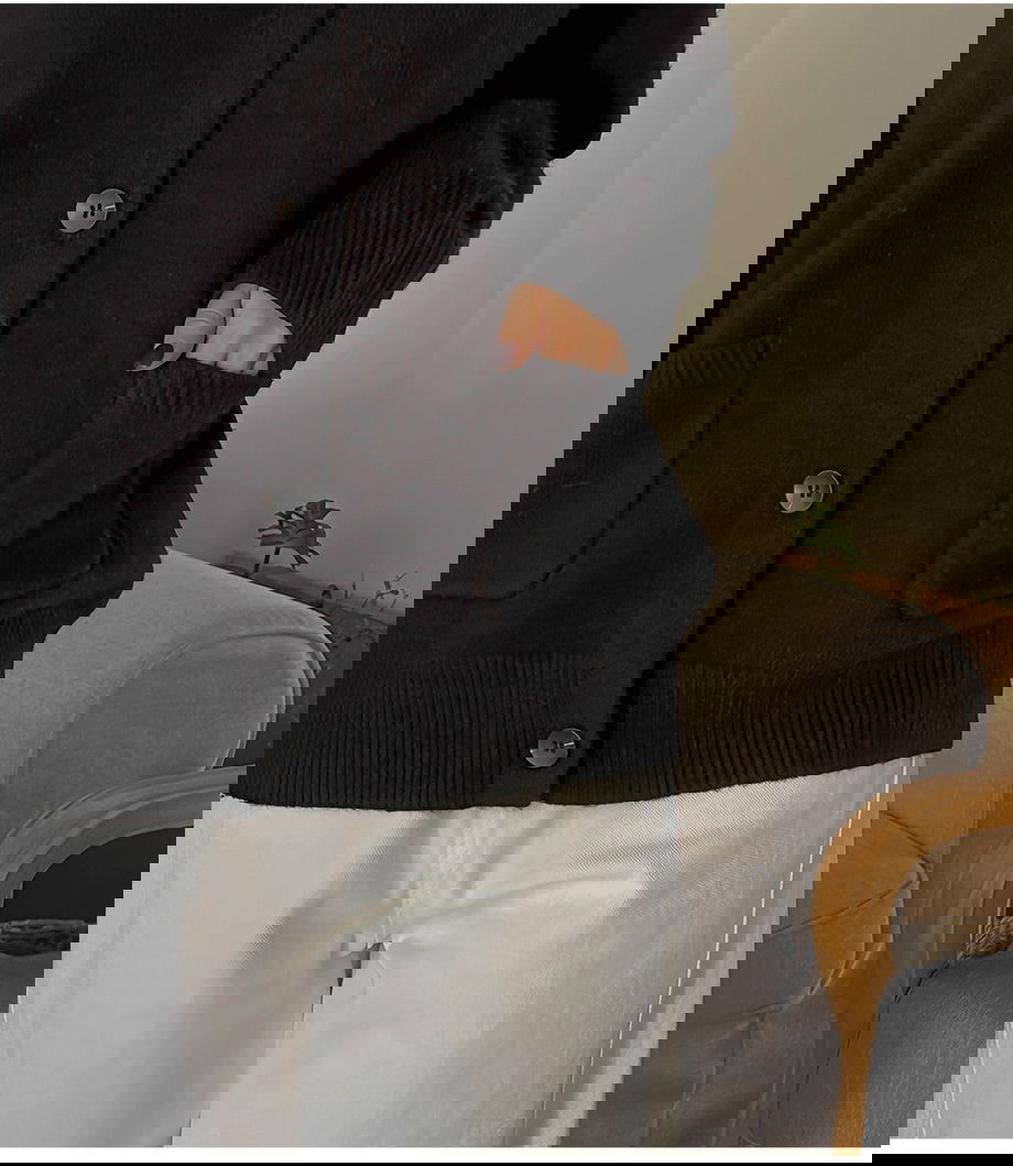 리리앤코 오벨니아 오픈카라 루즈핏 브이넥 니트 가디건