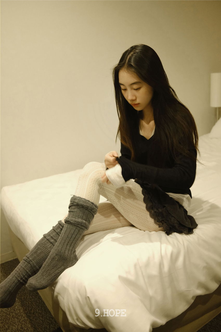 긴팔 티셔츠 모델 착용 이미지-S1L26