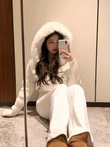 梅花絎縫口袋毛毛連帽短版羽絨外套