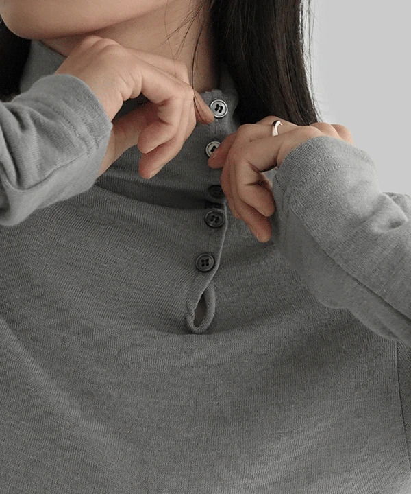 摩登按鈕半高領長袖T恤