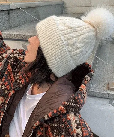 도츠 꽈배기 방울 비니