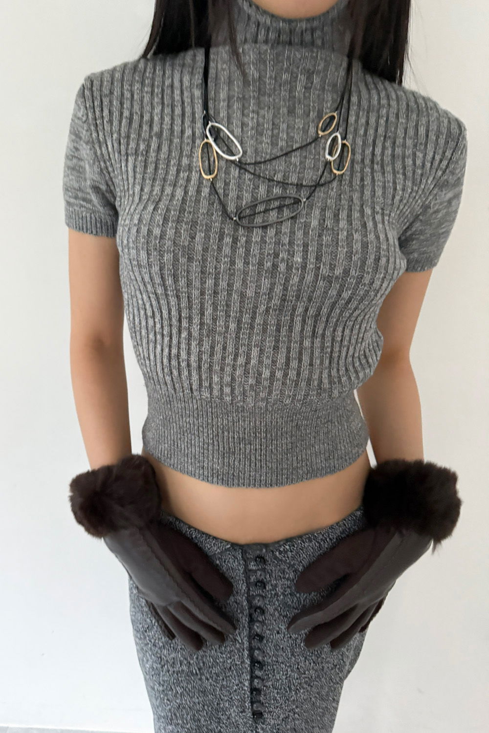 반팔 티셔츠 모델 착용 이미지-S1L13