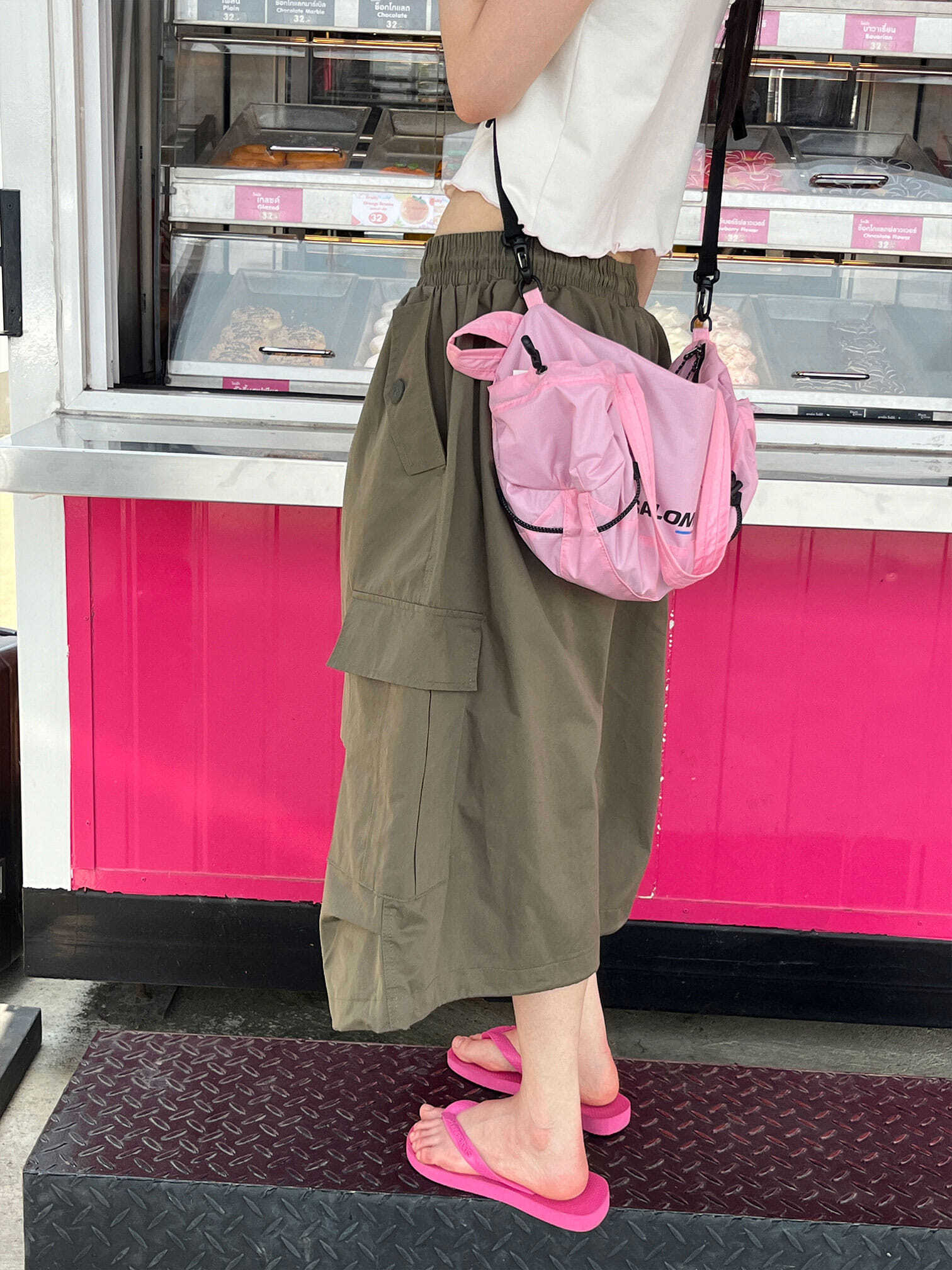 8-piece cargo pin tuck bermuda 短裤